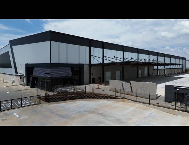 12,675M² WAREHOUSE TO LET IN LINBRO PARK